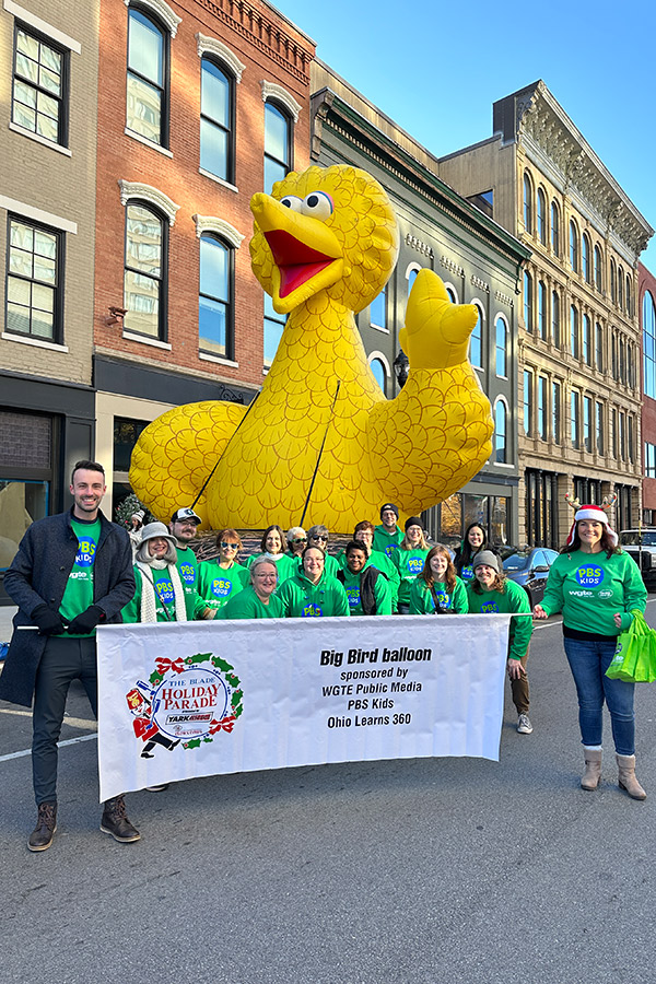 Blade Holiday Parade 2023 - 600x900