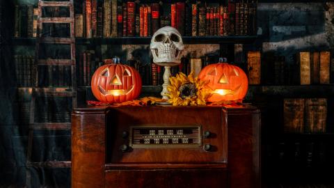 Spooky music is influenced by what's on screen as well as the use of certain instruments, dissonances and repetition.